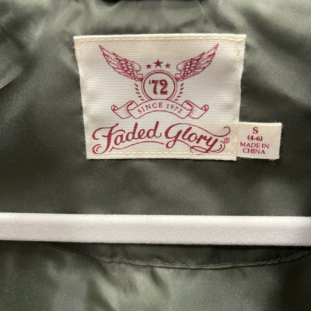 Faded Glory Quilted Army Green Jacket- EXCELLENT CONDITION sz Small - Picture 2 of 8